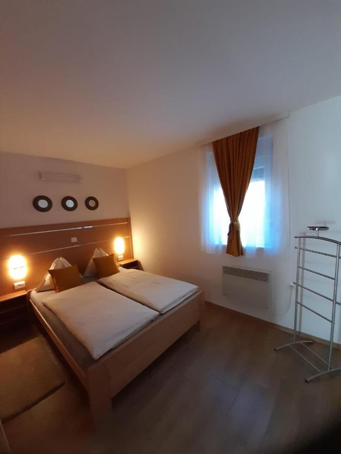 Apartmani Lotus Vrdnik Buitenkant foto
