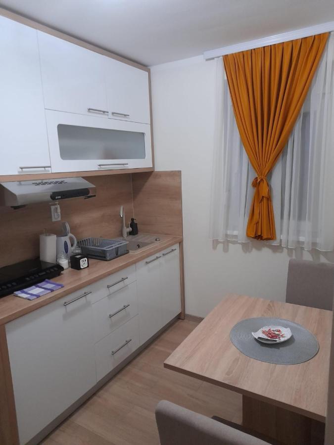 Apartmani Lotus Vrdnik Buitenkant foto