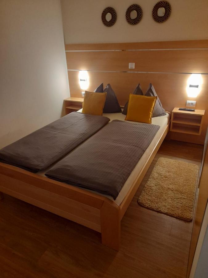 Apartmani Lotus Vrdnik Buitenkant foto