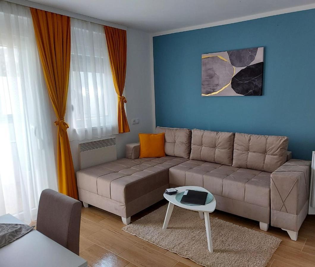 Apartmani Lotus Vrdnik Buitenkant foto