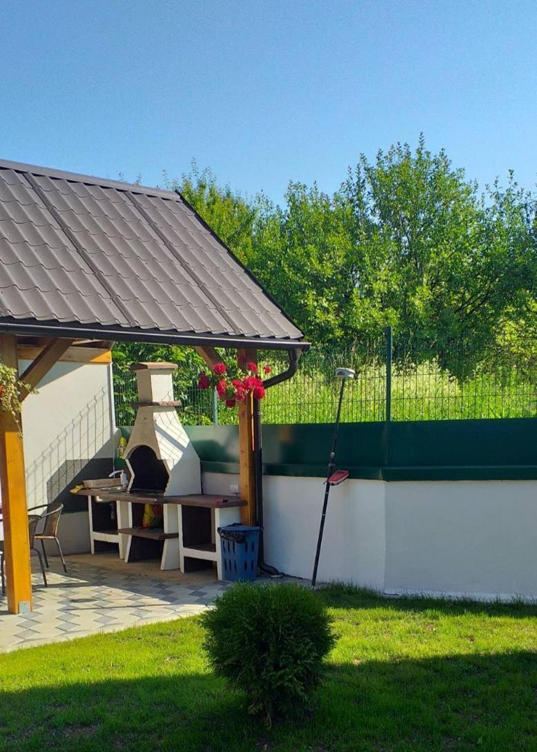 Apartmani Lotus Vrdnik Buitenkant foto