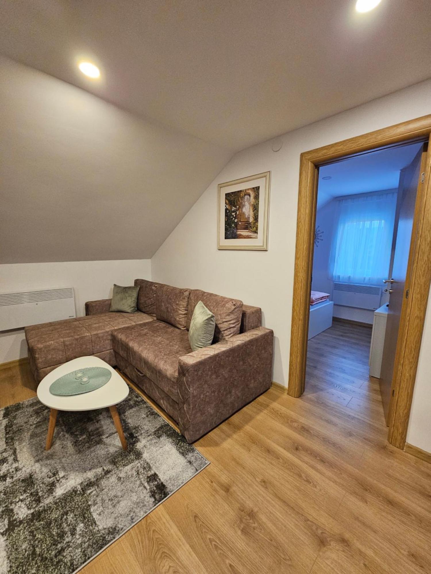 Apartmani Lotus Vrdnik Buitenkant foto