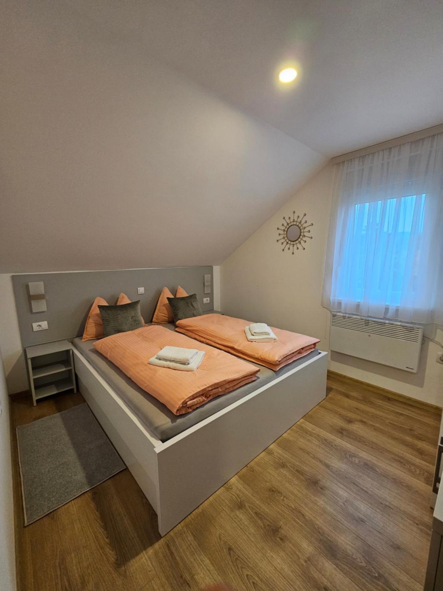 Apartmani Lotus Vrdnik Buitenkant foto