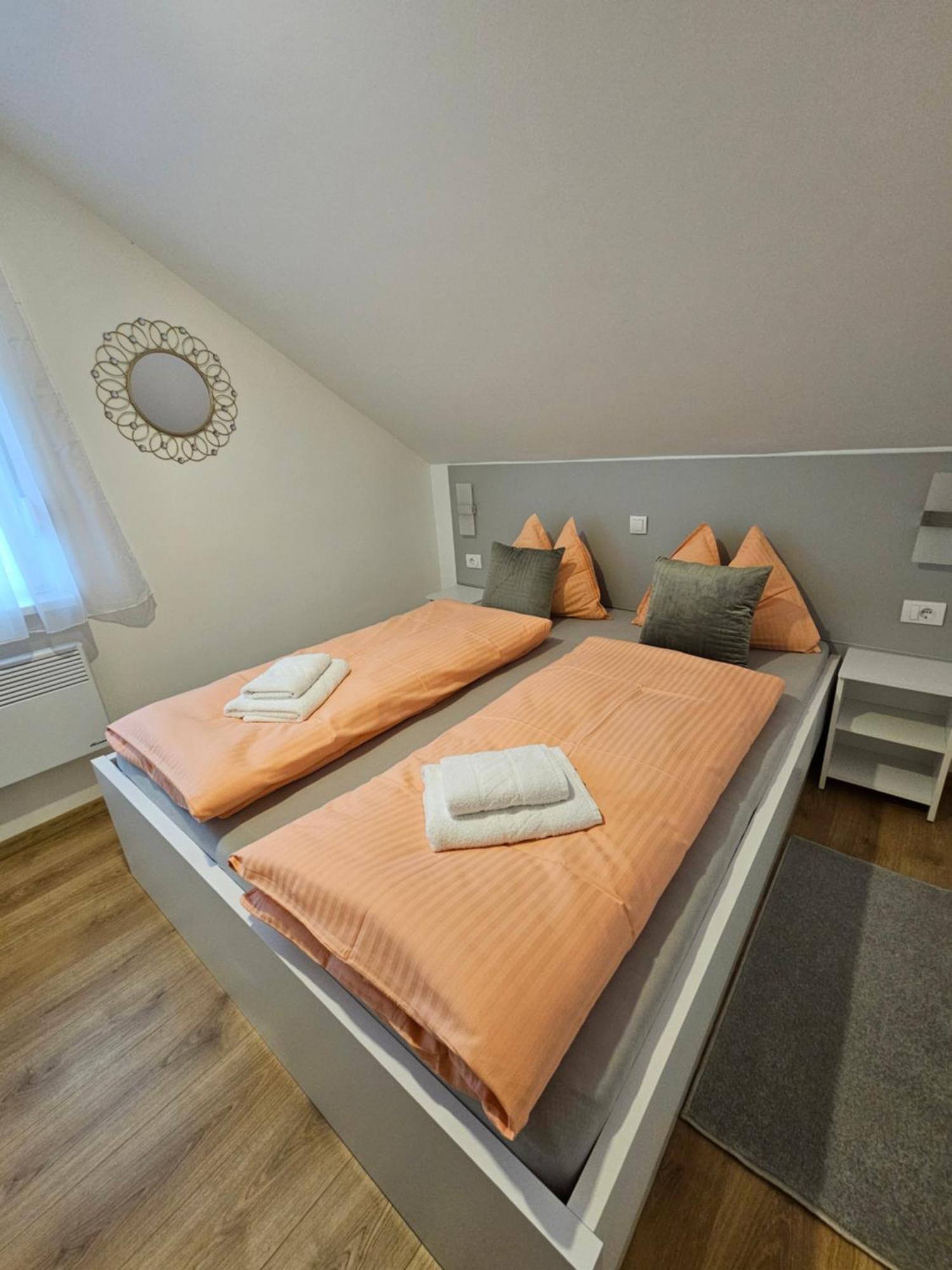 Apartmani Lotus Vrdnik Buitenkant foto